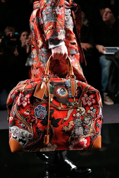 Look 76